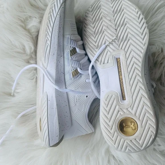 Under Armour Women’s Block City White and Gold Athletic Shoes size 8.5 - Picture 7 of 8